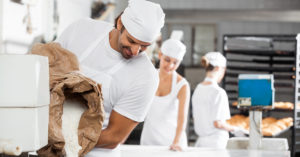 Imagen de panadero | Desinfectantes en la industria alimentaria | Zotal